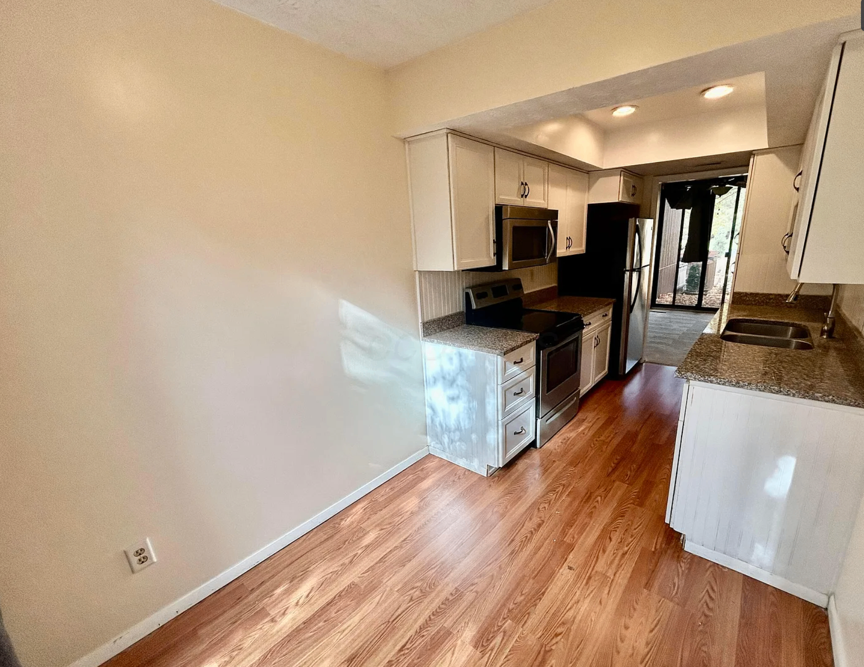 4860 Smoketalk Ln Unit 3 - Photo 5